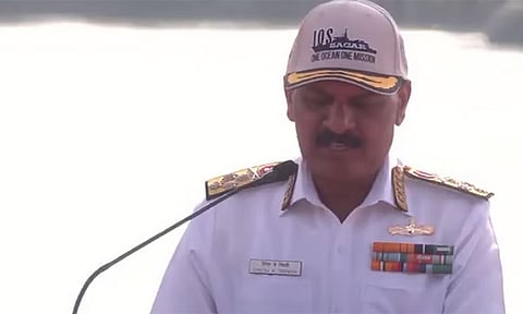 ஹார்முஸ் இடையூறுகளால் இந்தியாவில் எரிசக்தி நிலையற்ற தன்மை; கடற்படை தலைவர் 