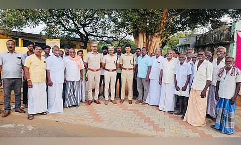 சட்டமன்ற தேர்தலில் 100 சதவீதம் வாக்குப்பதிவு: தூத்துக்குடி எஸ்.பி. பொதுமக்களுக்கு விழிப்புணர்வு ஏற்படுத்தினார்