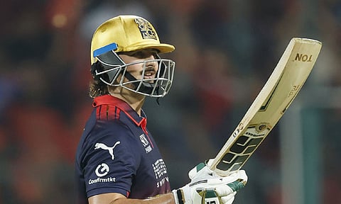 அதிரடியில் மிரட்டிய பெங்களூரு வீரர்கள்: சென்னைக்கு எதிராக 250 ரன்கள் குவிப்பு 