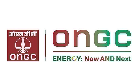 நடுக்கடலில் அமைந்துள்ள ஓ.என்.ஜி.சி. எண்ணெய் கிணற்றில் தீ- 10 ஊழியர்கள் காயம்
