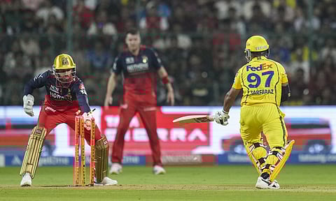 ஐபிஎல்: பெங்களூருவுக்கு எதிராக படுதோல்வியடைந்த சென்னை

