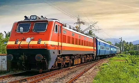 இந்திய ரெயில்வேயில் இணையதளம் மூலம் 48.25 கோடி டிக்கெட்டுகள் முன்பதிவு