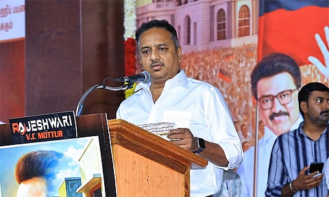 ராணிப்பேட்டை தொகுதியில் போட்டியில்லை: அமைச்சர் காந்தியின் மகன் வினோத் அறிவிப்பு