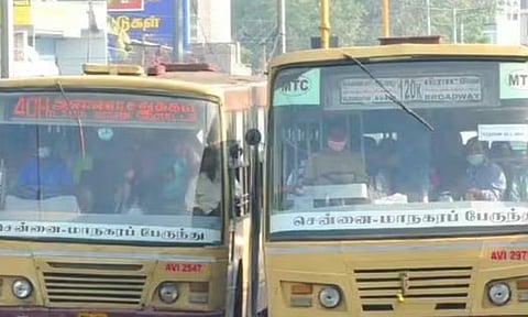 அரசியல் நடவடிக்கைகளில் பங்கேற்ற அரசு பஸ் டிரைவர்கள்- கண்டக்டர்கள் பணியிடை நீக்கம்