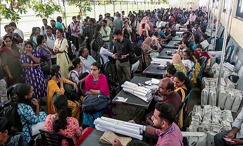 சட்டசபை தேர்தல்: அசாம், கேரளம், புதுச்சேரியில் வாக்குப்பதிவு விறுவிறுப்பு