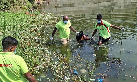 மதுபோதையில் கால்வாயில் தவறி விழுந்த தொழிலாளி உயிரிழப்பு