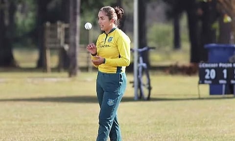 3 ஓவர்கள் வீசி 9 விக்கெட்டுகள்: புதிய வரலாறு படைத்த கிரிக்கெட் வீராங்கனை
