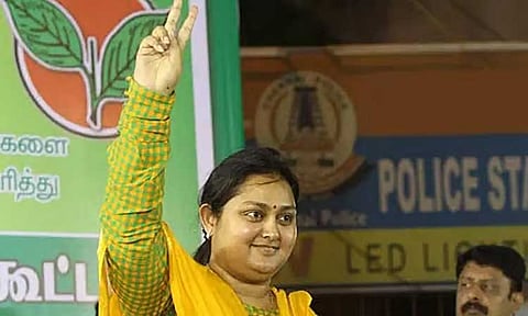 திருமாவளவன் அரசியல் பண்றாரா..இல்லை அடிமையாக வாழ்கிறாரா.. -   விந்தியா