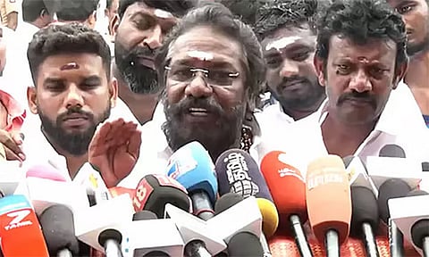 அண்ணாமலை குற்றச்சாட்டு தவறான காழ்ப்புணர்ச்சி அரசியல்! - கருணாஸ் கண்டனம்