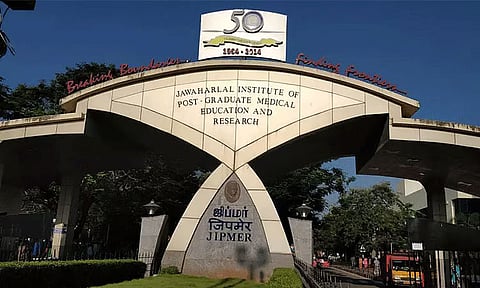 புதுச்சேரி ஜிப்மர் மருத்துவமனையில் வெளிப்புற நோயாளிகள் சேவை நாளை இயங்காது
