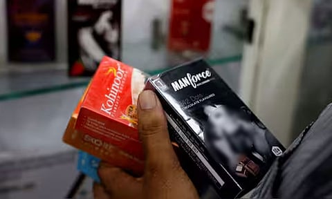 அமெரிக்கா - ஈரான் போர் எதிரொலி: காண்டம் தட்டுப்பாடு ஏற்படும் அபாயம்