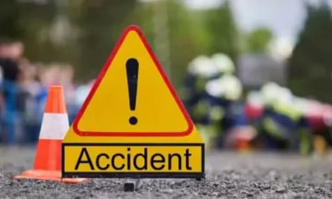 தூத்துக்குடியில் சாலை விபத்து; 4 பேர் பலி
