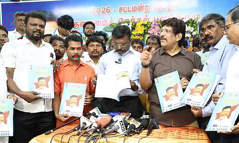 சிறுபான்மையினரை காக்க சிறப்பு சட்டம்: தேர்தல் அறிக்கை வெளியிட்டார் விசிக தலைவர் திருமாவளவன்

