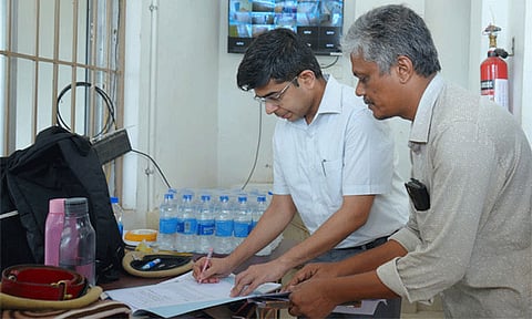 தூத்துக்குடியில் இதுவரை ரூ.83.93 லட்சம் பறிமுதல்: கலெக்டர் விஷு மகாஜன் தகவல்