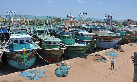 தமிழகத்தில் நள்ளிரவு முதல் அமலுக்கு வந்த மீன்பிடி தடைக்காலம்