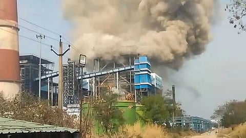 தொழிற்சாலை விபத்து: 10 தொழிலாளர்கள் உயிரிழப்பு, மீட்பு பணிகள் தீவிரம்