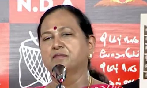 அரசியலில் லாலிபாப் சாப்பிடுகின்ற சிறு குழந்தை: விஜய் மீது பிரேமலதா கடும் தாக்கு