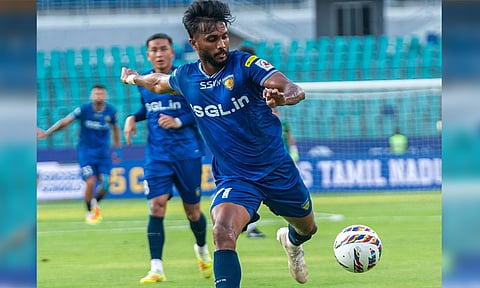 ஐ.எஸ்.எல் கால்பந்து - வெற்றிப் பாதைக்கு திரும்புமா சென்னை?... டெல்லி அணியுடன் இன்று மோதல்