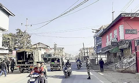 தீவிரவாத தாக்குதலில் 2 பேர் பலி: மணிப்பூரில் மீண்டும் பதற்றம்