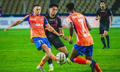 ஐ.எஸ்.எல். கால்பந்து: மும்பையை வீழ்த்தி கோவா அணி வெற்றி