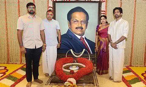 13ம் ஆண்டு நினைவு தினம்: டாக்டர் பா.சிவந்தி ஆதித்தனார் நினைவு இல்லத்தில் மலர்தூவி அஞ்சலி

