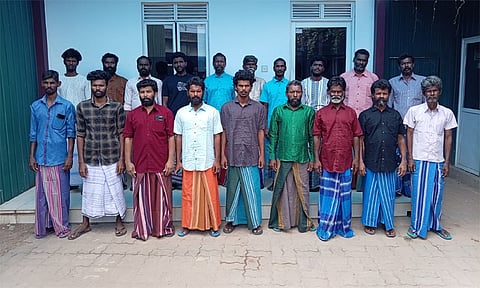 இலங்கை கடற்படையால் கைது செய்யப்பட்ட 19 இந்திய மீனவர்கள் விடுதலை