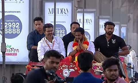 சென்னையில் தவெக தலைவர் விஜய் தீவிர பிரசாரம்

