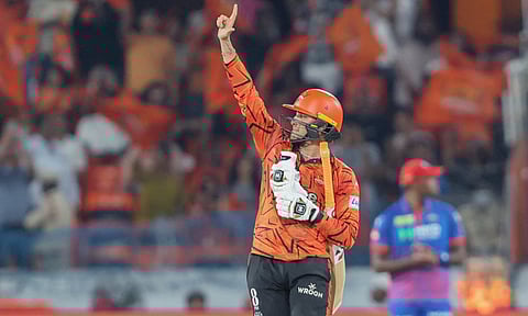 
அபிஷேக் சர்மா அபார சதம்: ஐதராபாத் அணி 242 ரன்கள் குவிப்பு 