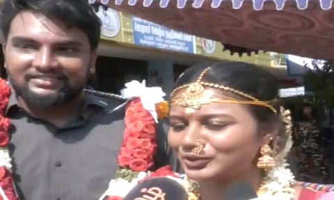 தாலி கட்டிய கையோடு ஜனநாயக கடமையாற்றிய புதுமணத் தம்பதி