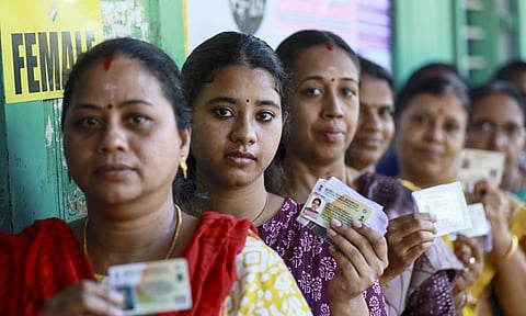 தமிழக சட்டசபை தேர்தல்; காலை 9 மணியளவில் 17.69 சதவீதம் வாக்குப்பதிவு
