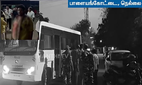 பாளையங்கோட்டை வாக்குச்சாவடியில் அதிமுக பிரமுகர் மகனுக்கு அரிவாள் வெட்டு