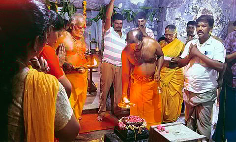 சித்ரா பௌர்ணமி திருவிழாவை முன்னிட்டு காப்பு கட்டுதல்