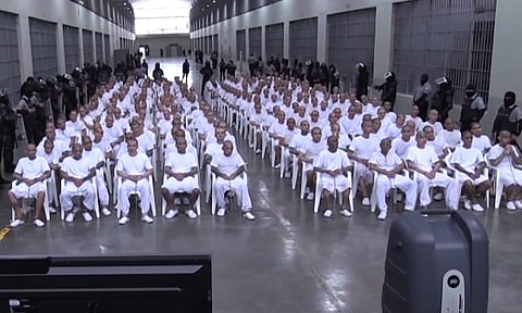 எல் சால்வடார் நாட்டில் ஒரே நேரத்தில் 486 பேருக்கு எதிராக நடைபெற்ற மாபெரும் வழக்கு விசாரணை 