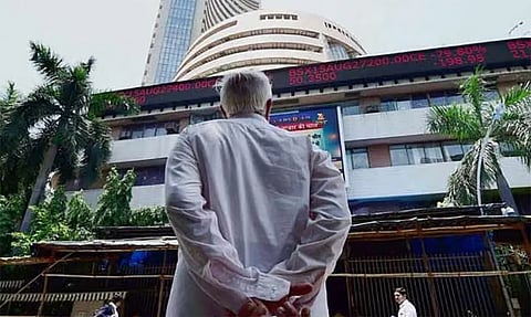 சரிவுடன் நிறைவடைந்த இந்திய பங்குச்சந்தை: இன்றைய நிலவரம்

