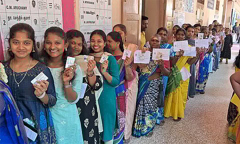 சென்னையில் வாக்குப்பதிவு சதவீதம் அதிகரித்தாலும், வாக்களித்தவர்களின் எண்ணிக்கை குறைவு