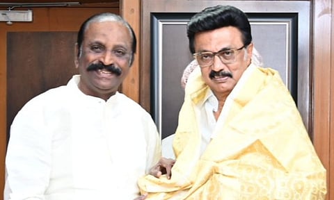 ஆள் சொல்லாததை நாள் சொல்லும்: மு.க.ஸ்டாலினை சந்தித்த பின் வைரமுத்து பதிவு