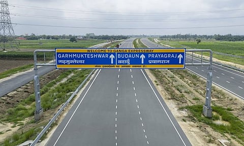 உத்தரபிரதேசத்தில் 594 கி.மீ. நீளமுள்ள கங்கை விரைவு சாலை- 29 -ம் தேதி திறப்பு