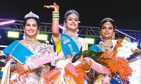 திருநங்கைகளுக்கான அழகிப்போட்டி: மிஸ் திருநங்கையாக சென்னை ஓமணா தேர்வு