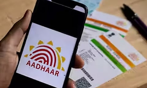 ஆதார் கார்டில் பிறந்த தேதியில் திருத்தம் செய்ய என்னென்ன ஆவணங்கள் வேண்டும்?