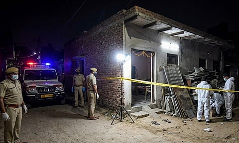 செல்போனால் வந்த விபரீதம்: தூங்கிக் கொண்டிருந்த பக்கத்து வீட்டுக்காரரை அடித்துக் கொன்ற போதை ஆசாமி