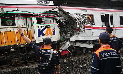 இந்தோனேசியாவில் இரு ரெயில்கள் மோதி விபத்து: 14 பேர் பலி