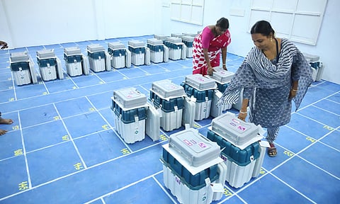 தமிழக சட்டசபை தேர்தல்: வாக்கு எண்ணிக்கைக்காக 62 மையங்கள் அமைப்பு