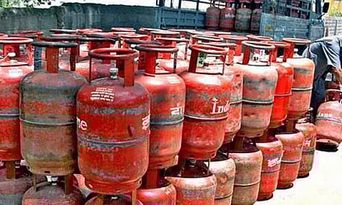 வீடுகளுக்கான சமையல் சிலிண்டர் வினியோகத்திற்கான காத்திருப்பு காலம் 5 நாட்களாக குறைப்பு