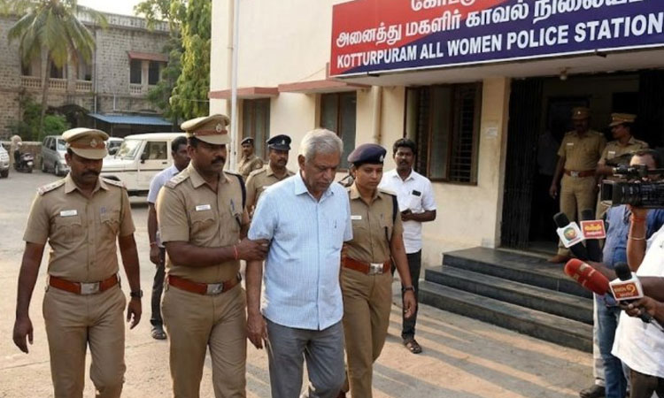 பள்ளி சிறுமிக்கு பாலியல் தொல்லை: ஓய்வுபெற்ற அரசு ஊழியர் கைது
