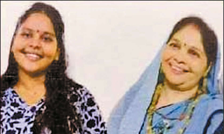 ஒருதலை காதல் விவகாரம்: தாய்-மகள் கத்தியால் குத்திக்கொலை - வாலிபர் வெறிச்செயல்