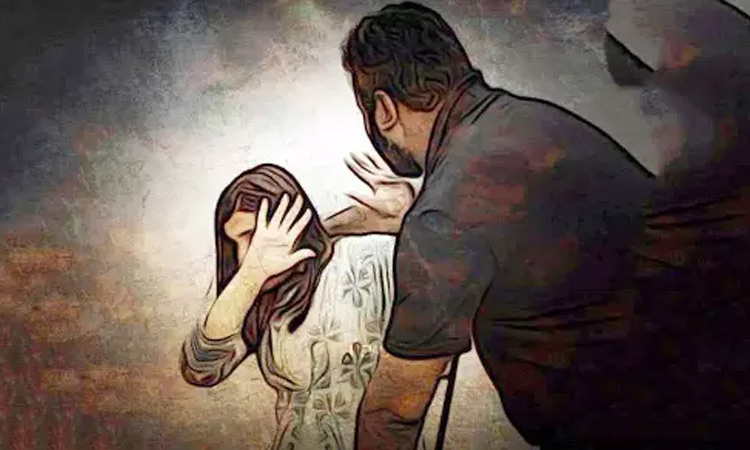 பணியிடத்தில் இளம்பெண்ணுக்கு பாலியல் தொல்லை: கடை உரிமையாளர் மீது வழக்குப்பதிவு