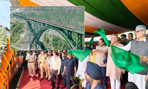 ஜம்மு-ஸ்ரீநகர் ‘வந்தே பாரத்’ ரெயில் - அஸ்வினி வைஷ்ணவ் தொடங்கி வைத்தார் 