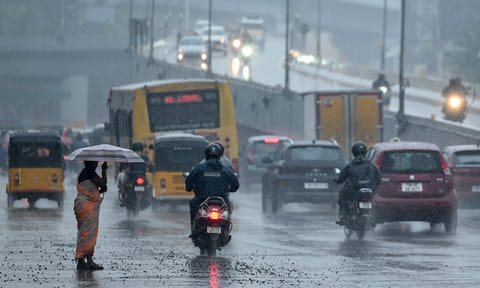 காலை 10 மணி வரை மழைக்கு வாய்ப்பு உள்ள மாவட்டங்கள்..?

