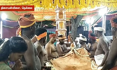 திசையன்விளை சந்தனபதி அய்யா கோவில் திருவிழா கொடியேற்றத்துடன் தொடக்கம்