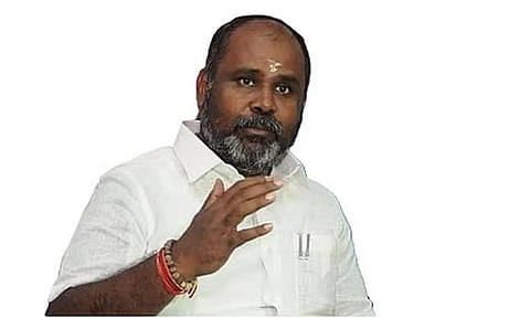அதிமுக தொண்டர்களை திசை திருப்புவதற்கு எத்தனை ஆயுதங்களை திமுக எடுத்தாலும் அது கைகூடாது -  ஆர்.பி. உதயகுமார்